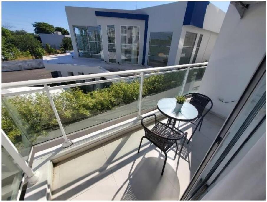 Lincoln Suite Pool - Gym - Sauna ซานโตโดมิงโก ภายนอก รูปภาพ