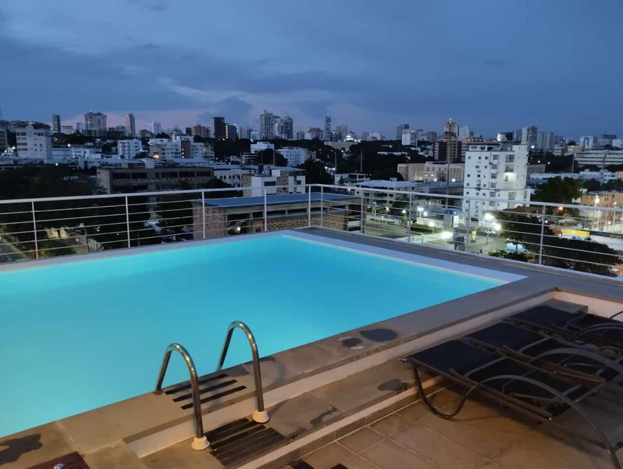 Lincoln Suite Pool - Gym - Sauna ซานโตโดมิงโก ภายนอก รูปภาพ